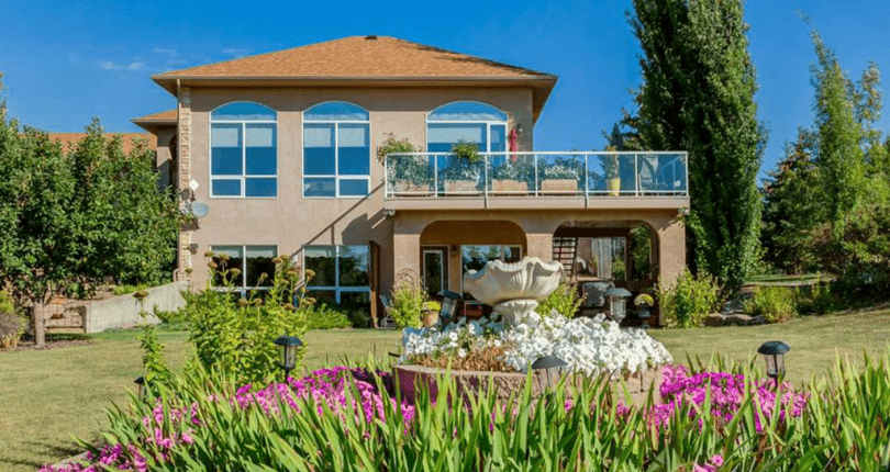 6 Deer Springs Close SW